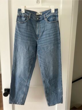 Abercrombie Mom High Rise Jeans Size 30